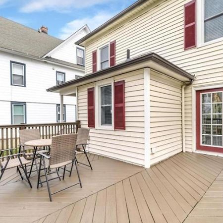 Black Rock Home - 4 Bed - Jacuzzi Bath - Beach 브릿지포트 외부 사진